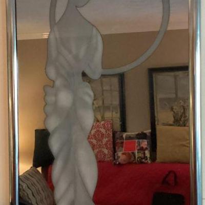 Wall art mirroed etching figure of a woman