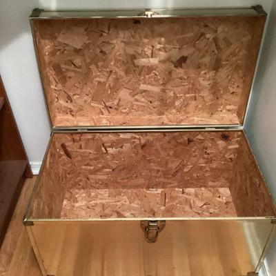Metal trunk open