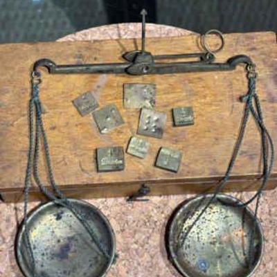 Vintage mine gold scale in original wood box