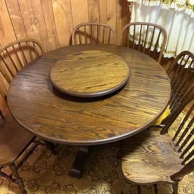 Round Wood Kitchen Table w/ Six Chairs. Wood Lazy Susan Centerpiece 