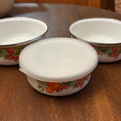 Vintage Nesting Bowls 