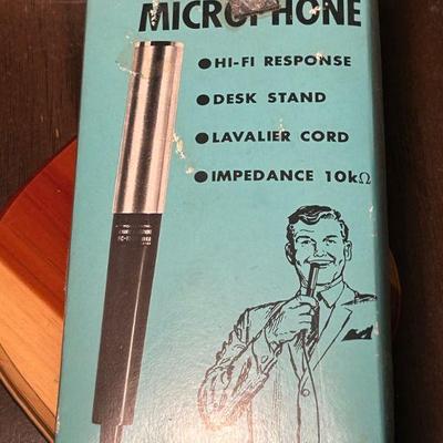 Realistic MC-1000 Dynamic Microphone