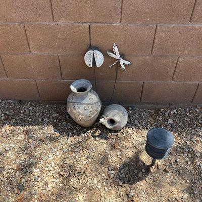 Rustic Garden Décor Set - Ceramic Urns & Metal Insect Sculptures