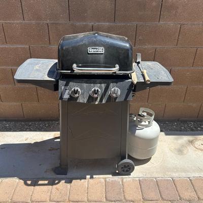 Dyna-Glo 3-Burner Propane Gas Grill with Side Shelves & Accessories