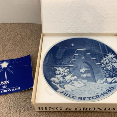 Bing & Grondahl Christmas Plate Set