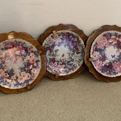 China Fower Decorated Plates
