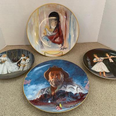 De Grazia And Edwn M. Knowles China Plates 