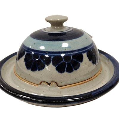 STONEWARE LIDDED BUTTER OR CHEESE DISH