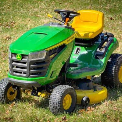 John Deere S100 Riding Lawn Tractor
