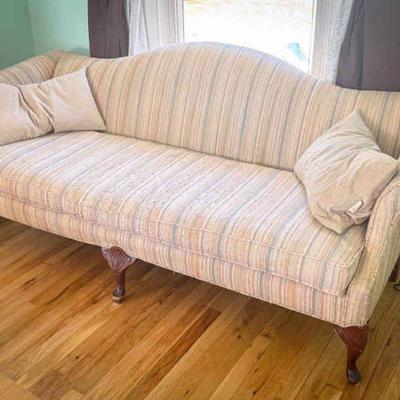 Tufted Decorative Sofa With TWO Goose-Feather Pillows
