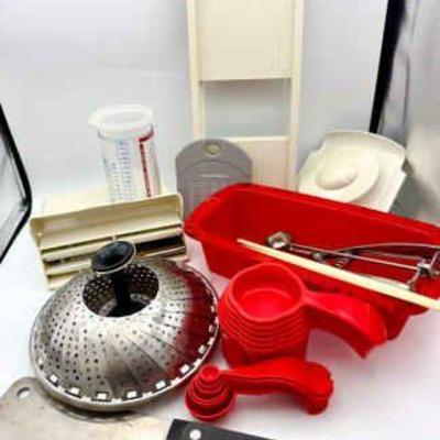 Kitchen Goods Lot
