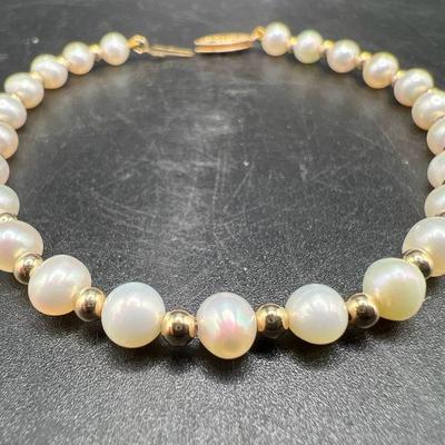 14K Gold Pearl Bracelet
