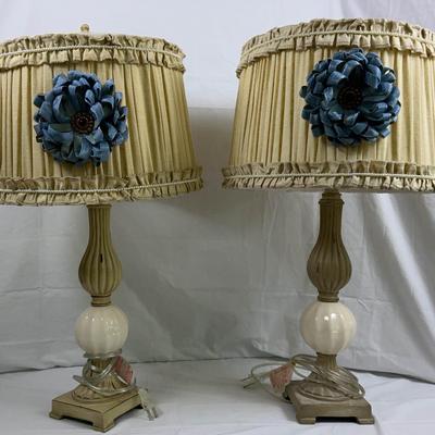 Vintage Mid-Century Porcelain Lamp – Studio Vontury Style with Hand-Painted Floral Design