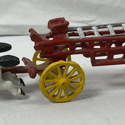 Vintage Cast Iron Horse-Drawn Hook & Ladder Fire Wagon – Early 20th Century Toy with Firemen & Movab