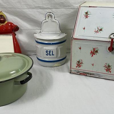Retro Kitchen Collectibles – Aunt Jemima Notepad, 1950s Bread Box, Salt Box, Stock Pot