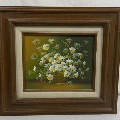 Vintage Signed Oil Painting by Nancy Lee – Daisies in Basket Floral Still Life, 1960s–70s