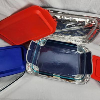 Pyrex 3-Piece Baking Dish Set with Lids (2.2, 3, 4.8 QT) + Arctic Zone Food Pro Insulated Carrier