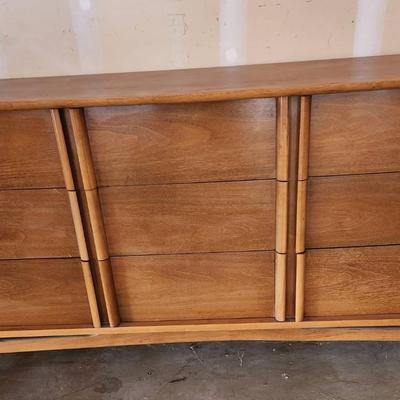 Mid-Century Modern 3-Drawer Wood Dresser – Minimalist Design with Warm Finish