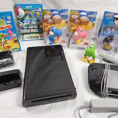 Nintendo Wii U Game Lot with Marth Amiibo – Super Smash Bros. Series Figure Included