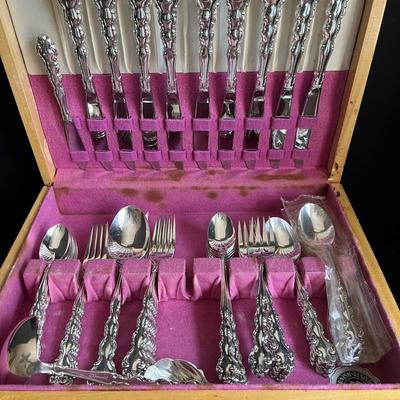 Oneida Community Silver Plated Flatware Set