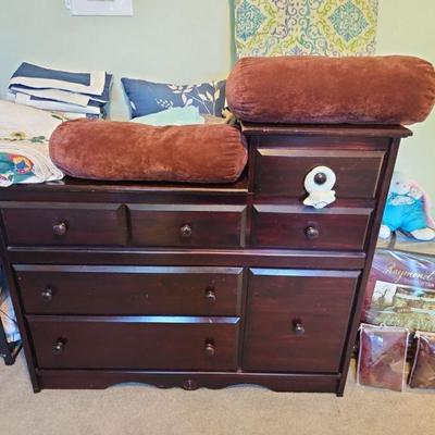 Dresser / changing table