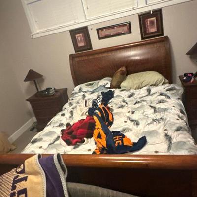 Queen sleigh bed