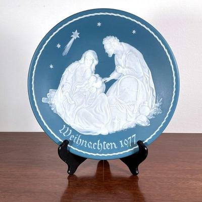 Villeroy & Bosch Mettlach Plate | Limited edition Weihnachten 1977 plate "Die Heilige Familie", no. 191. - dia. 11.5 in

