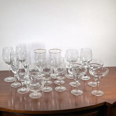 Signed & Other Glassware | Including a pair of gilt rimmed Riedel glasses, a single Gorham champagne flute, a D&V champagne...