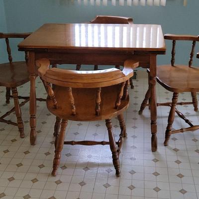 Vintage Kitchen Table With Four Chairs