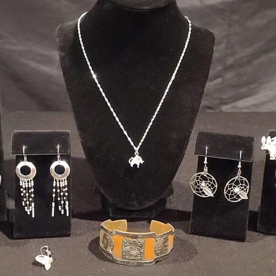 .925 Chain, Bracelet & Earrings With Native American Indian Pendant & Earrings