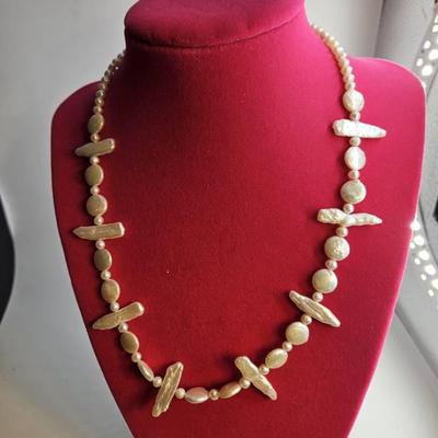 Freshwater Pearls With Buttons And Sticks Pearls Necklace 