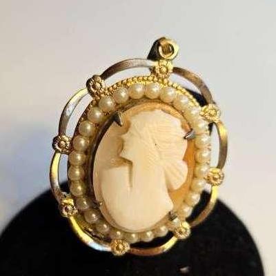 Retro Real Shell Swirl Silver Tube Chain Cameo Pendant 