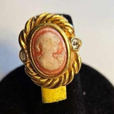 Avon Cameo Ring