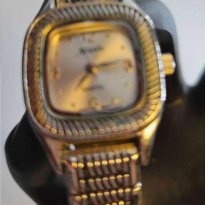 Novelle Accutime Quartz Watch