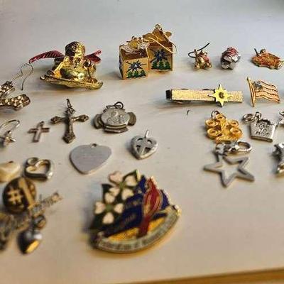 Earrings, Pendants, Pins, Brooches, Charms, Christmas  Plus