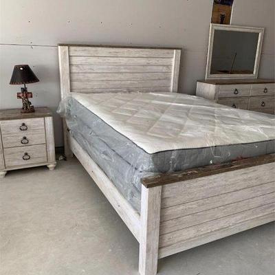 King and Queen bedroom sets