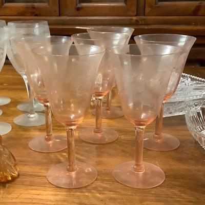 Martinsville Amber Vanity Set, Pink Depression Glasses, Crystal
