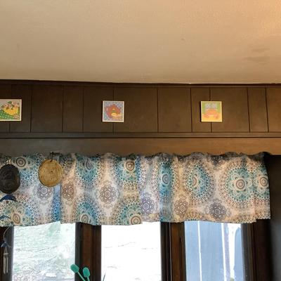 Kitchen curtain, assorted wall decorations