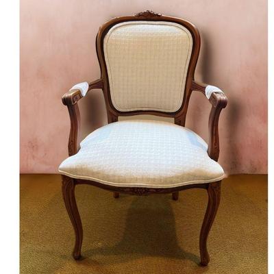 Mid Century Louis XV Style Spoon Back Side Chair