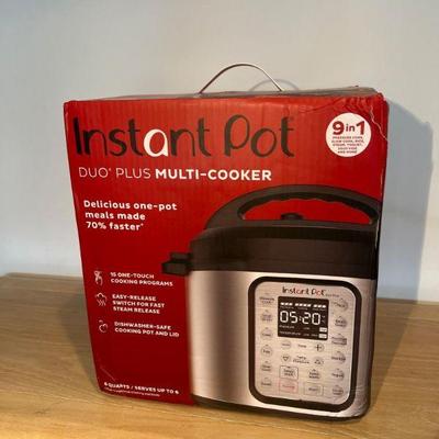 DUO Plus Multi-Cooker Instant Pot - NIB