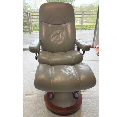 Ekornes Gray Stressless Chair & Hassock ***READ***