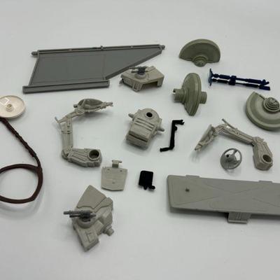 Miscellaneous set pieces accessories, etc.