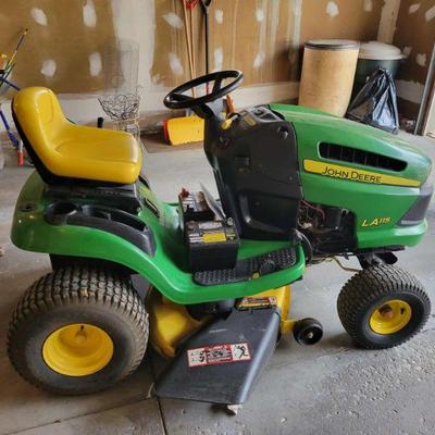 John Deere Rider