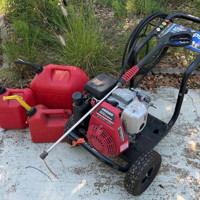 Honda XR2500 pressure washer + 3 Gas Cans 