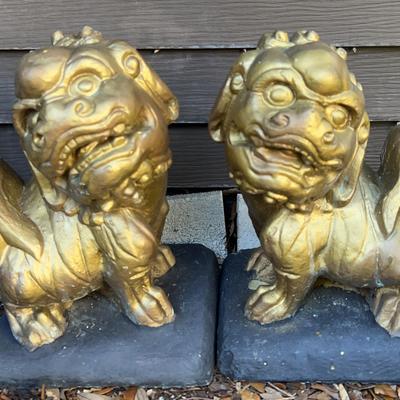 2 Concrete Garden Chinese Foo Dogs 