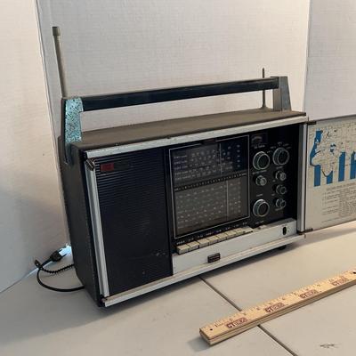 Vintage Ross 3300 Master World 12 Band radio - Tested & Works 