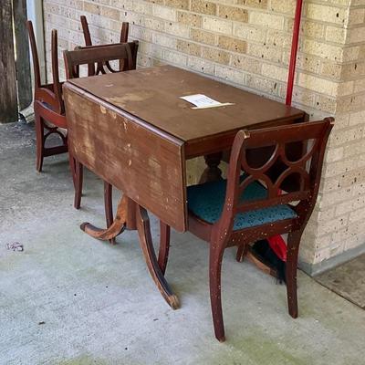 Drop leaf table