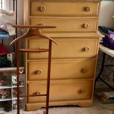 Chest of drawers