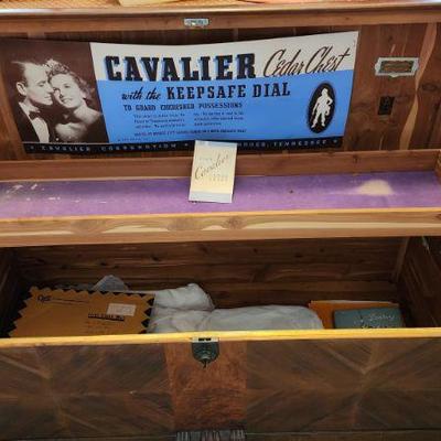 Vintage Cavalier Cedar Chest (Excellent Condition)