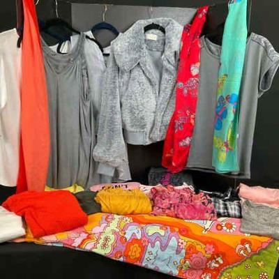 Mystery women s clothing lot #6